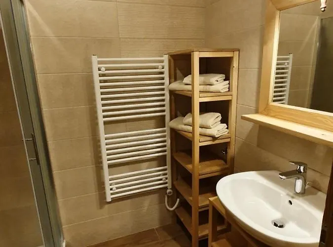 Apartmaji Brsca 贝古耶·纳·格伦奇克